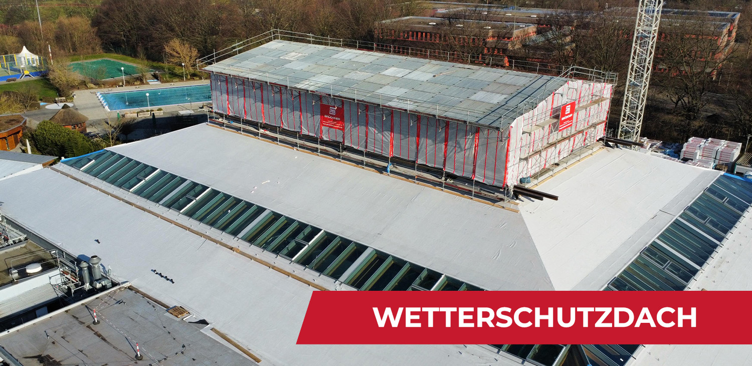Geruestbau Brueckner Wetterschutzdach auf dem Schwimmbad klein